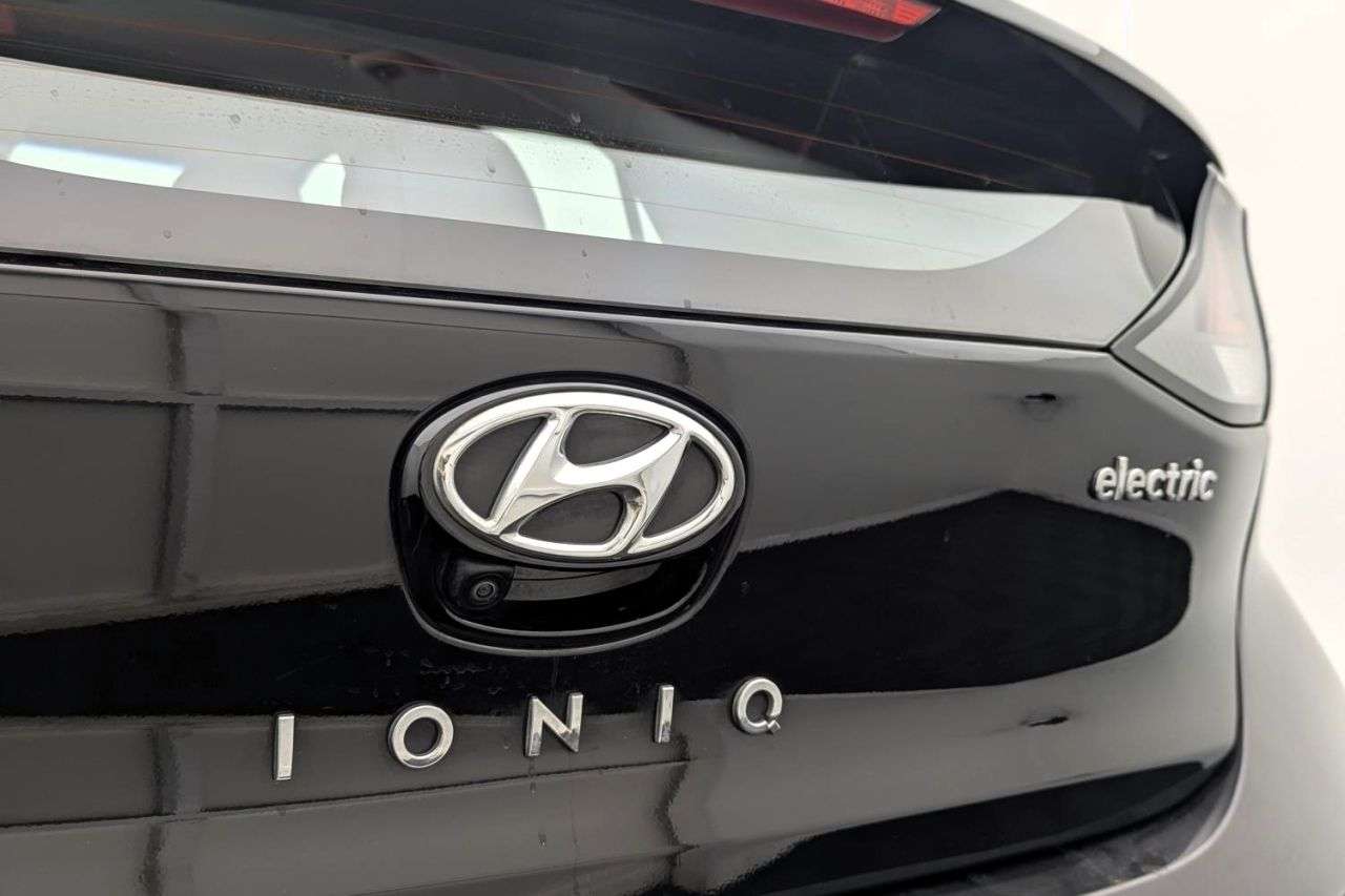 2022 HYUNDAI IONIQ 2022 HYUNDAI IONIQ