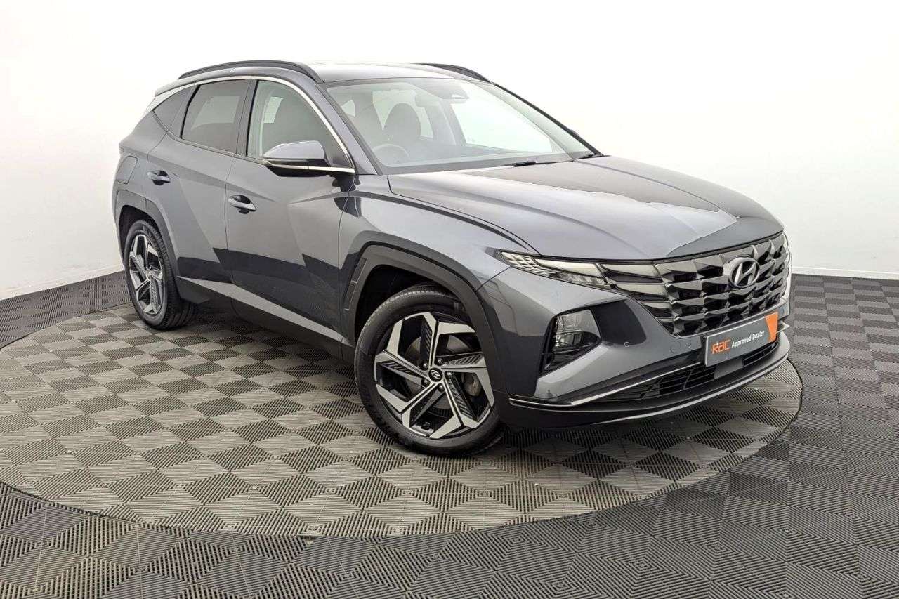 A 2022 HYUNDAI TUCSON 1.6 T-GDi 13.8kWh Premium SUV 5dr Petrol Plug-in Hybrid Auto 4WD Euro 6 (s/ A 2022 HYUNDAI TUCSON 1.6 T-GDi 13.8kWh Premium SUV 5dr Petrol Plug-in Hybrid Auto 4WD Euro 6 (s/