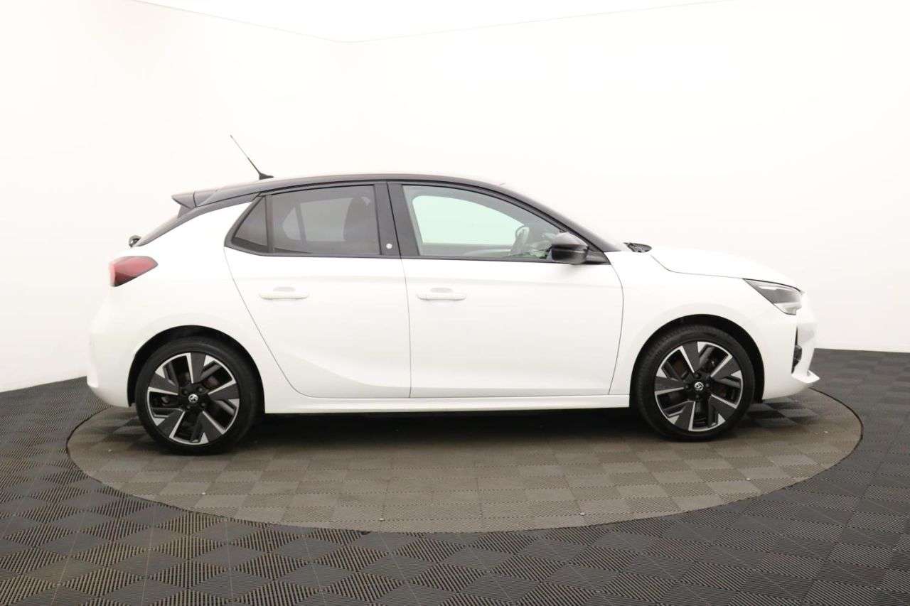 A 2021 VAUXHALL CORSA ELECTRIC 50kWh SRi Nav Premium Hatchback 5dr Electric Auto (7.4Kw Charger) (136 ps) A 2021 VAUXHALL CORSA ELECTRIC 50kWh SRi Nav Premium Hatchback 5dr Electric Auto (7.4Kw Charger) (136 ps)