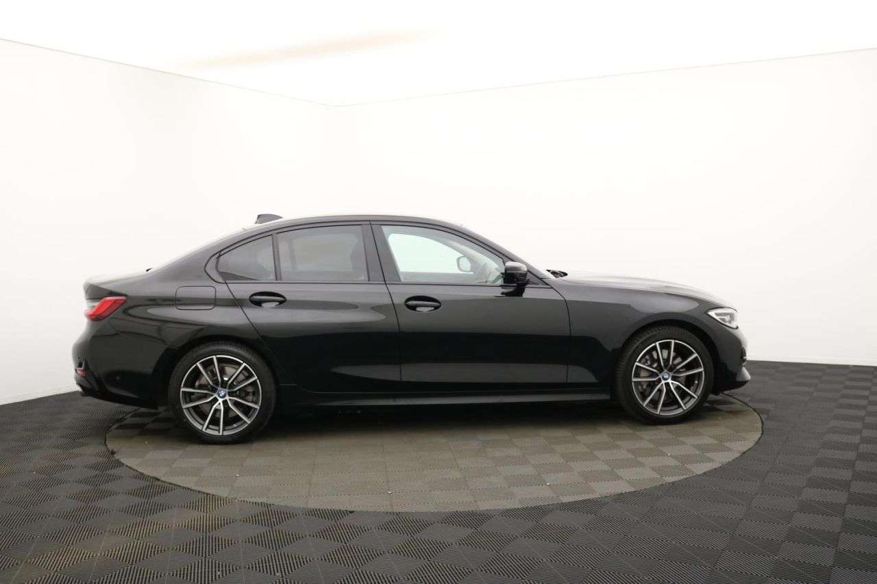 A 2022 BMW 3 SERIES 2.0 330e 12kWh Sport Pro Saloon 4dr Petrol Plug-in Hybrid Auto Euro 6 (s/s) A 2022 BMW 3 SERIES 2.0 330e 12kWh Sport Pro Saloon 4dr Petrol Plug-in Hybrid Auto Euro 6 (s/s)