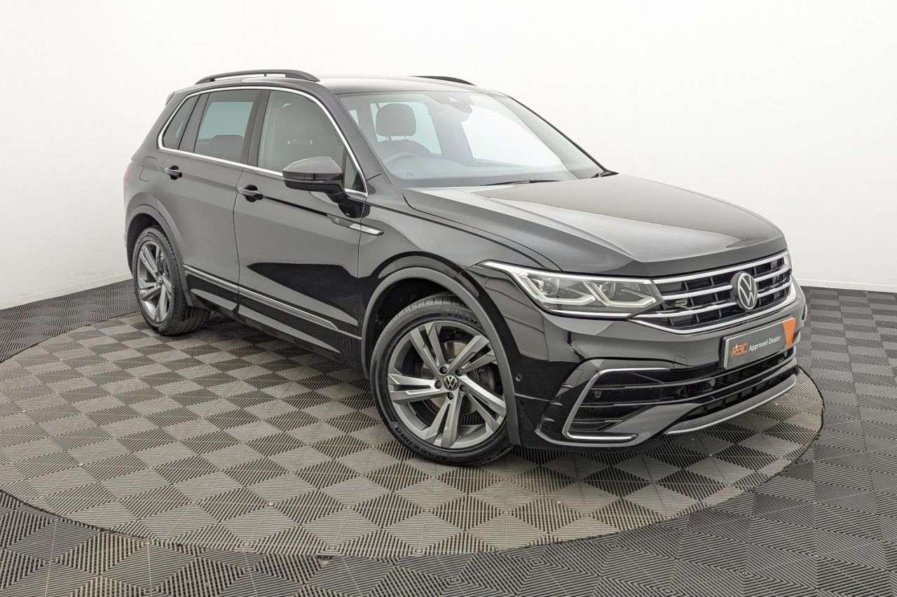 A 2023 VOLKSWAGEN TIGUAN 2.0 TDI R-Line Edition SUV 5dr Diesel DSG Euro 6 (s/s) (150 ps) Award Winni A 2023 VOLKSWAGEN TIGUAN 2.0 TDI R-Line Edition SUV 5dr Diesel DSG Euro 6 (s/s) (150 ps) Award Winni