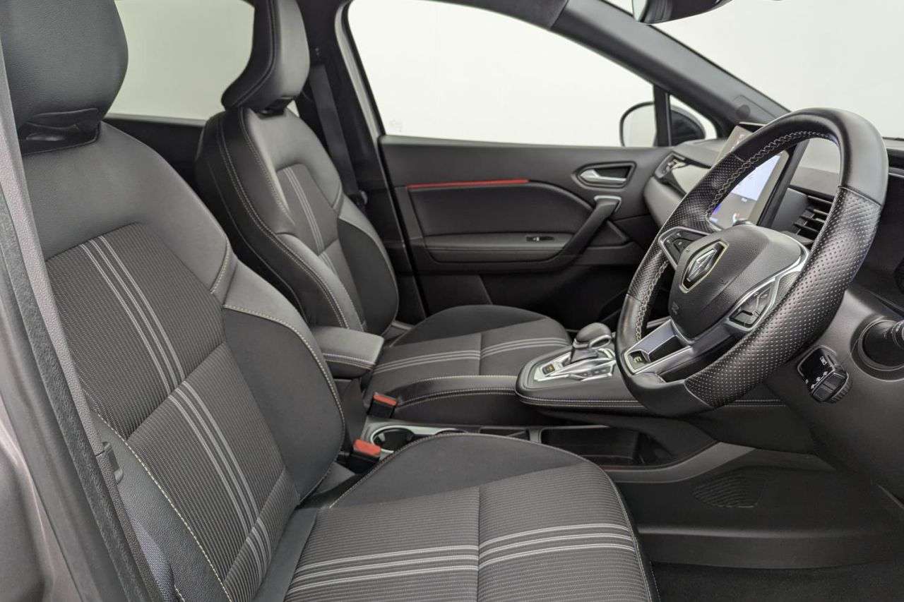 A 2023 RENAULT CAPTUR 1.6 E-TECH E-Tech engineered SUV 5dr Petrol Hybrid Auto Euro 6 (s/s) (145 p A 2023 RENAULT CAPTUR 1.6 E-TECH E-Tech engineered SUV 5dr Petrol Hybrid Auto Euro 6 (s/s) (145 p