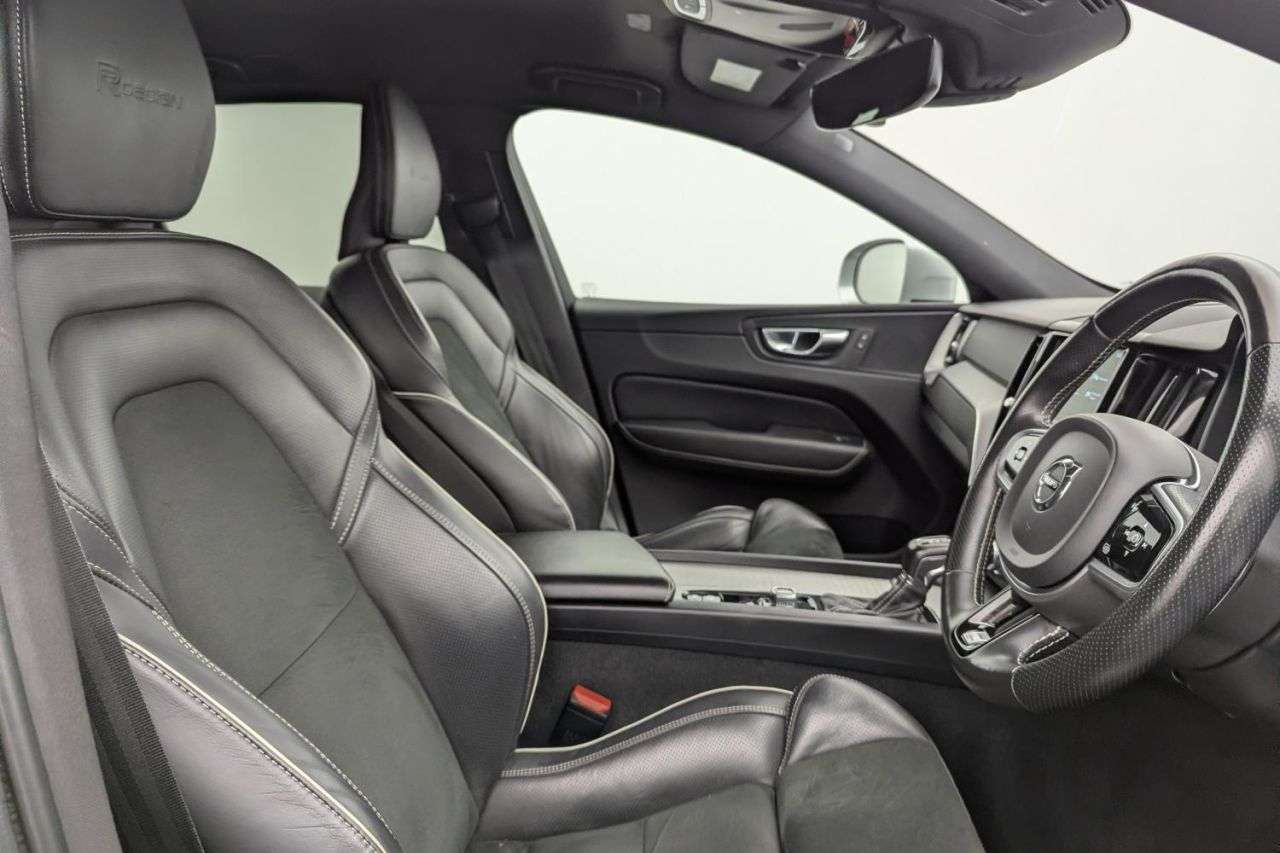 A 2019 VOLVO XC60 2.0 D4 R-Design SUV 5dr Diesel Auto AWD Euro 6 (s/s) (190 ps) Award Winning A 2019 VOLVO XC60 2.0 D4 R-Design SUV 5dr Diesel Auto AWD Euro 6 (s/s) (190 ps) Award Winning