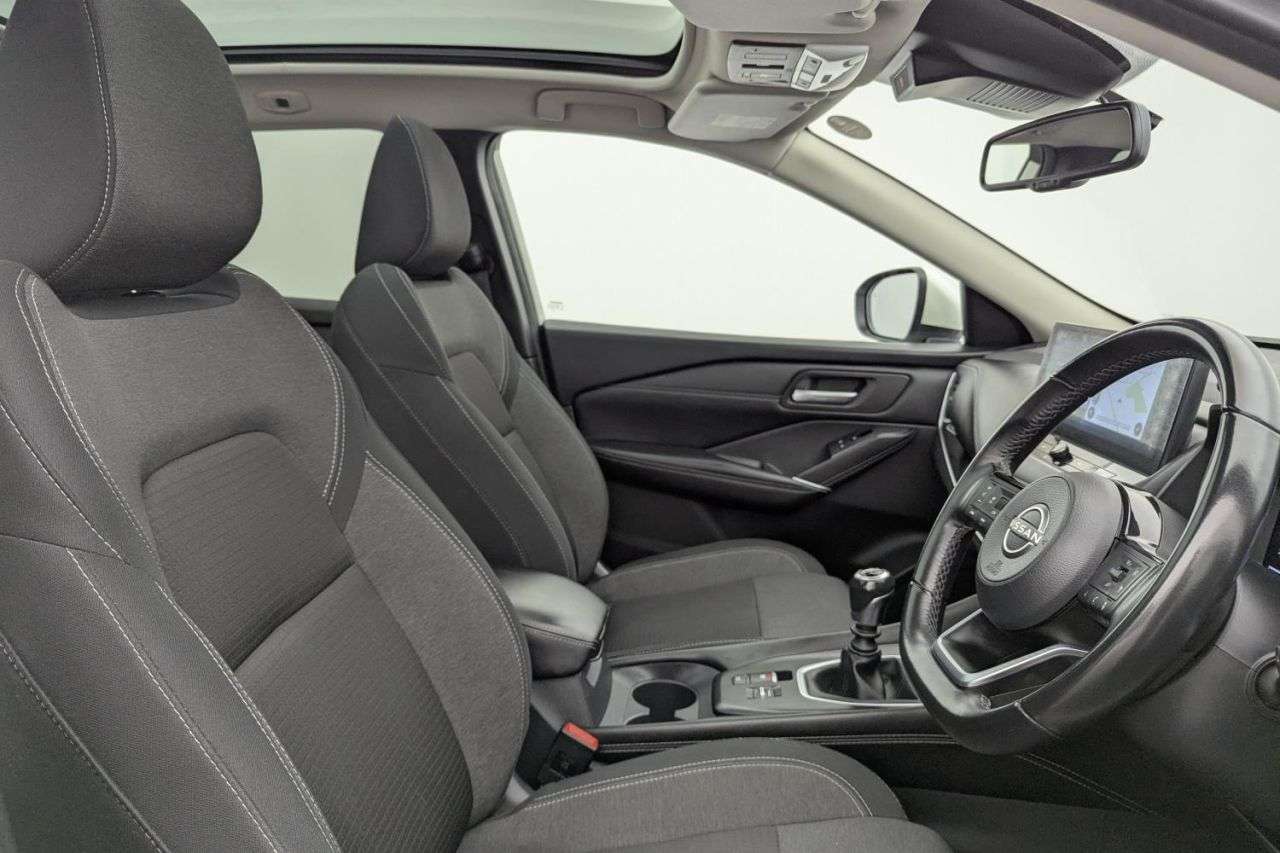 A 2022 NISSAN QASHQAI 1.3 DIG-T MHEV N-Connecta SUV 5dr Petrol Hybrid Manual Euro 6 (s/s) (140 ps A 2022 NISSAN QASHQAI 1.3 DIG-T MHEV N-Connecta SUV 5dr Petrol Hybrid Manual Euro 6 (s/s) (140 ps