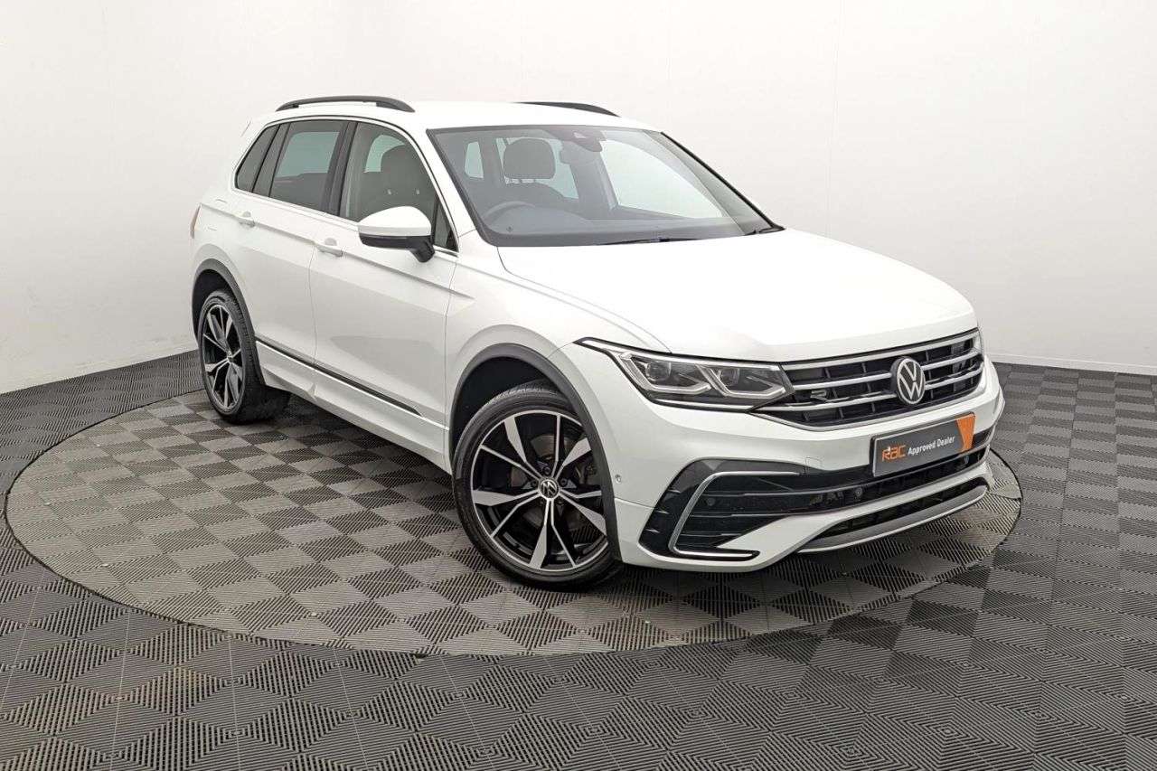 A 2023 VOLKSWAGEN TIGUAN 1.4 TSI 13kWh R-Line SUV 5dr Petrol Plug-in Hybrid DSG Euro 6 (s/s) (245 ps A 2023 VOLKSWAGEN TIGUAN 1.4 TSI 13kWh R-Line SUV 5dr Petrol Plug-in Hybrid DSG Euro 6 (s/s) (245 ps
