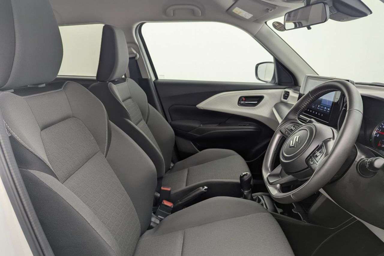 A 2025 SUZUKI SWIFT 1.2 MHEV Motion Hatchback 5dr Petrol Hybrid Manual Euro 6 (s/s) (82 ps) Awa A 2025 SUZUKI SWIFT 1.2 MHEV Motion Hatchback 5dr Petrol Hybrid Manual Euro 6 (s/s) (82 ps) Awa