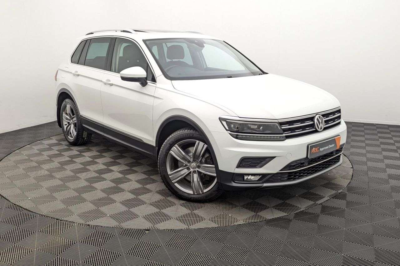A 2019 VOLKSWAGEN TIGUAN 2.0 TDI SEL SUV 5dr Diesel DSG 4Motion Euro 6 (s/s) (190 ps) Award Winning A 2019 VOLKSWAGEN TIGUAN 2.0 TDI SEL SUV 5dr Diesel DSG 4Motion Euro 6 (s/s) (190 ps) Award Winning