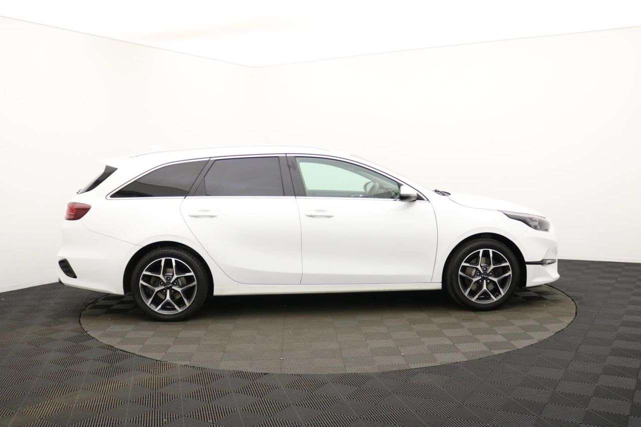 A 2023 KIA CEED 1.5 T-GDi 3 Sportswagon 5dr Petrol Manual Euro 6 (s/s) (158 bhp) Award Winn A 2023 KIA CEED 1.5 T-GDi 3 Sportswagon 5dr Petrol Manual Euro 6 (s/s) (158 bhp) Award Winn