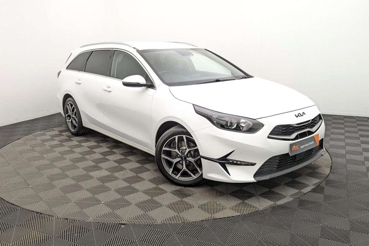 A 2023 KIA CEED 1.5 T-GDi 3 Sportswagon 5dr Petrol Manual Euro 6 (s/s) (158 bhp) Award Winn A 2023 KIA CEED 1.5 T-GDi 3 Sportswagon 5dr Petrol Manual Euro 6 (s/s) (158 bhp) Award Winn
