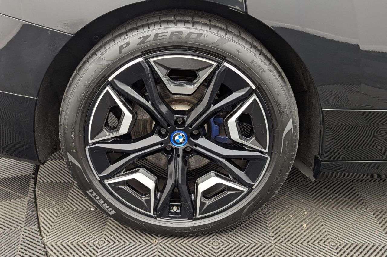 2022 BMW IX 2022 BMW IX