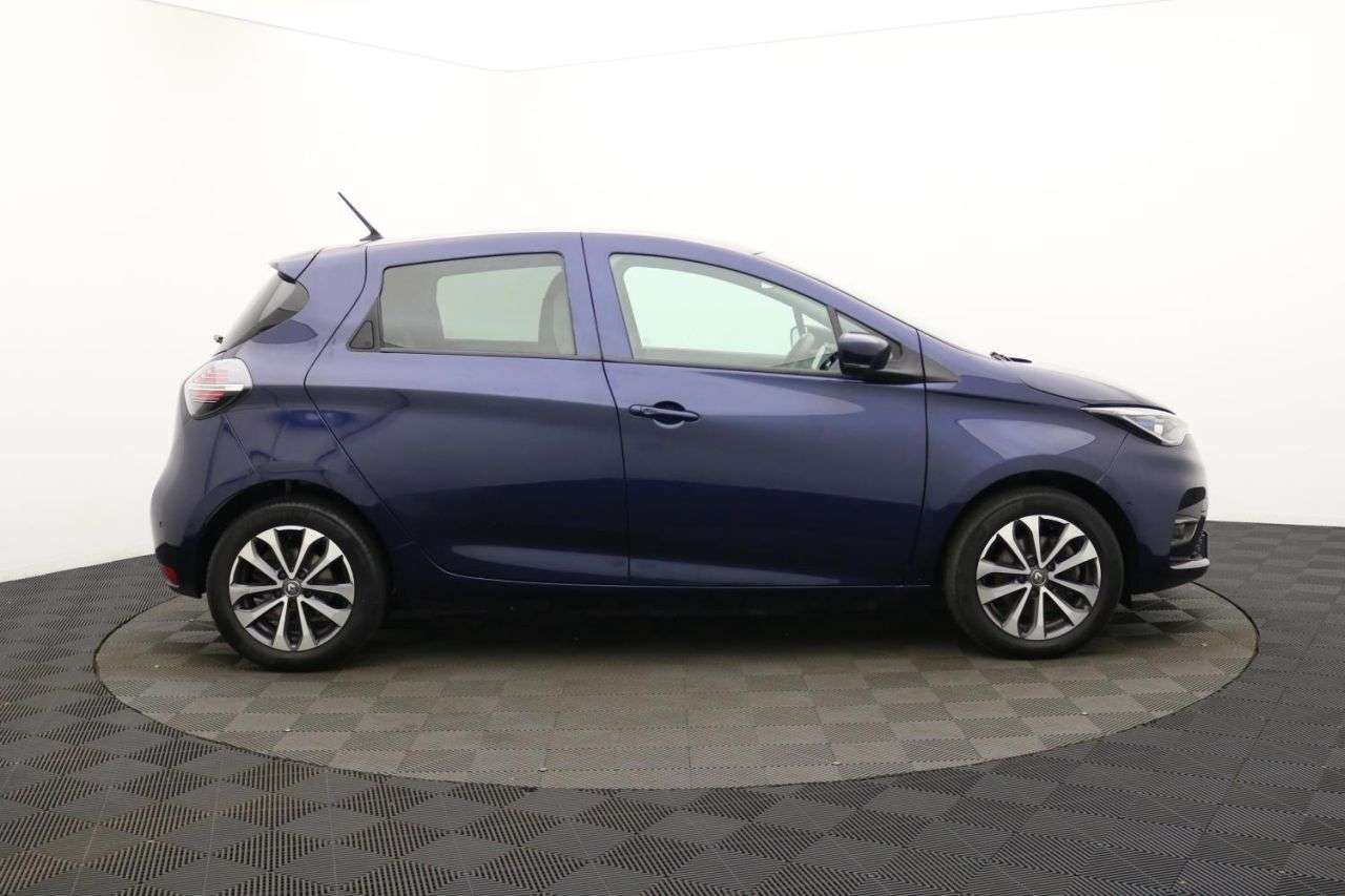 A 2022 RENAULT ZOE R135 EV50 52kWh GT Line + Hatchback 5dr Electric Auto (Rapid Charge) (134 b A 2022 RENAULT ZOE R135 EV50 52kWh GT Line + Hatchback 5dr Electric Auto (Rapid Charge) (134 b