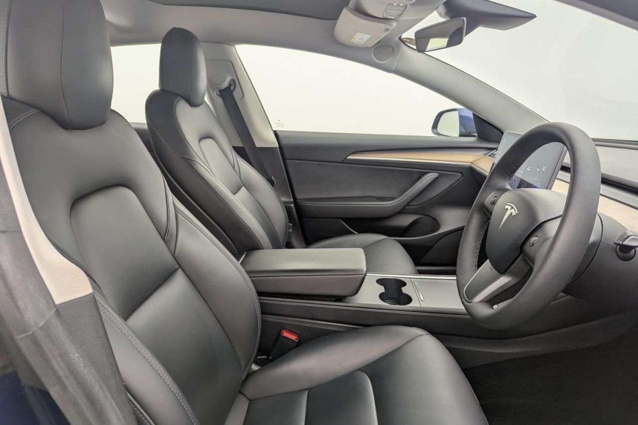A 2021 TESLA MODEL 3 Standard Range Plus Saloon 4dr Electric Auto RWD (241 bhp) Award Winning 5 A 2021 TESLA MODEL 3 Standard Range Plus Saloon 4dr Electric Auto RWD (241 bhp) Award Winning 5
