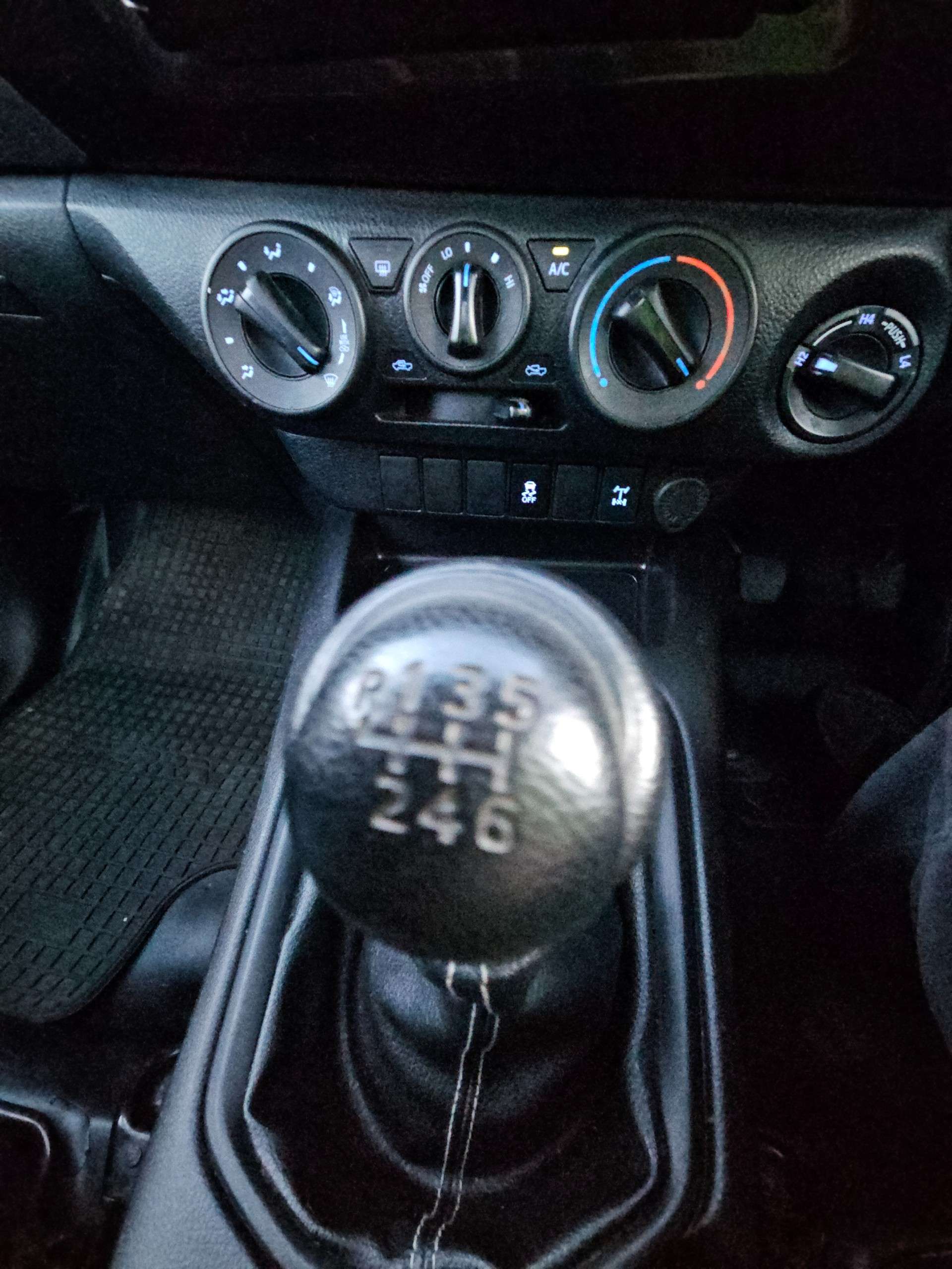 2020 TOYOTA HILUX 2020 TOYOTA HILUX