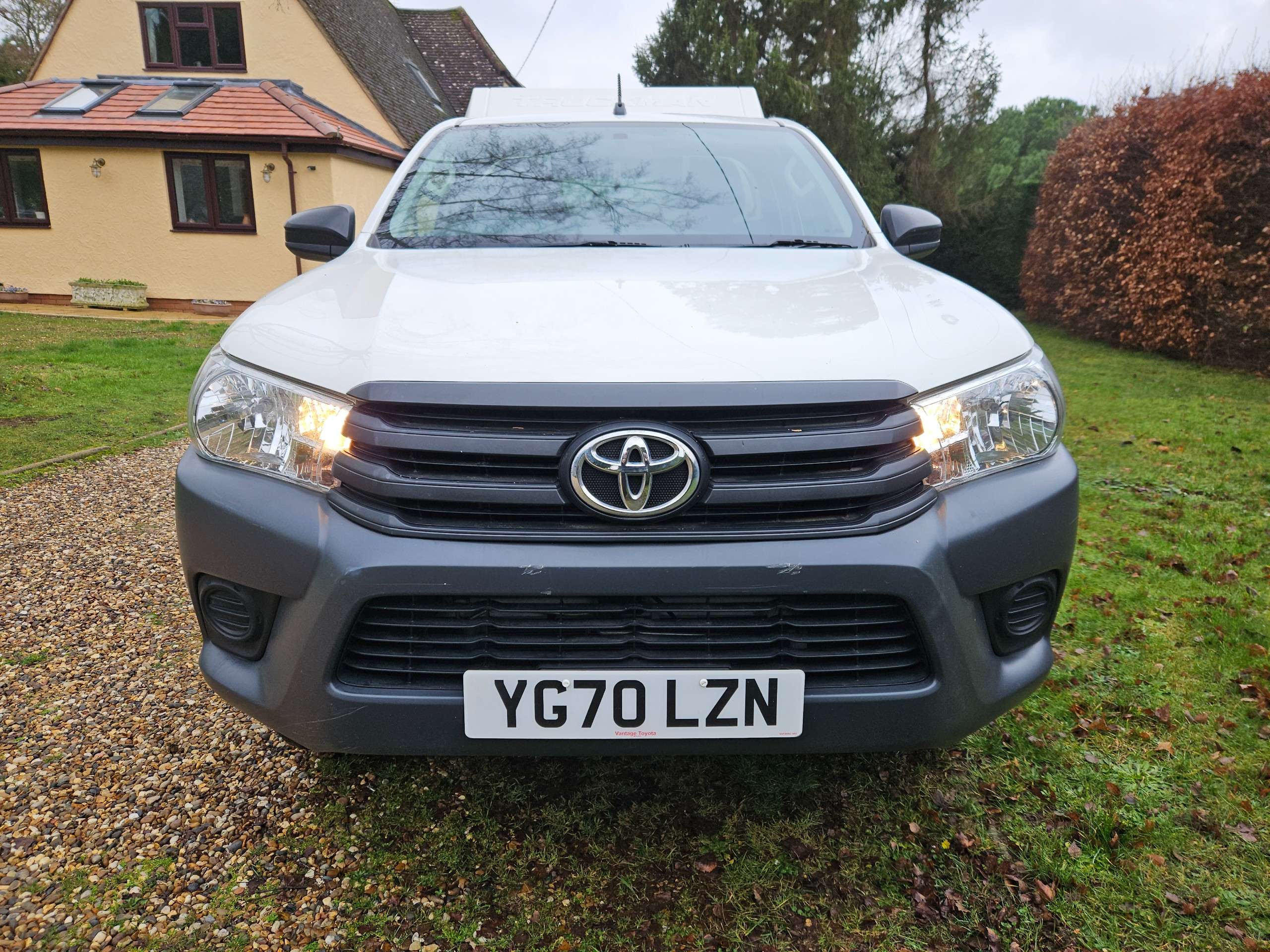 A 2020 TOYOTA HILUX 2.4 D-4D Active Narrow Body Pickup 2dr Diesel Manual 4WD Euro 6 (150 ps) A 2020 TOYOTA HILUX 2.4 D-4D Active Narrow Body Pickup 2dr Diesel Manual 4WD Euro 6 (150 ps)