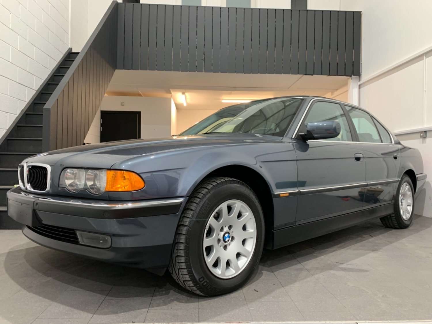 A 1999 BMW 7 SERIES 728I A 1999 BMW 7 SERIES 728I