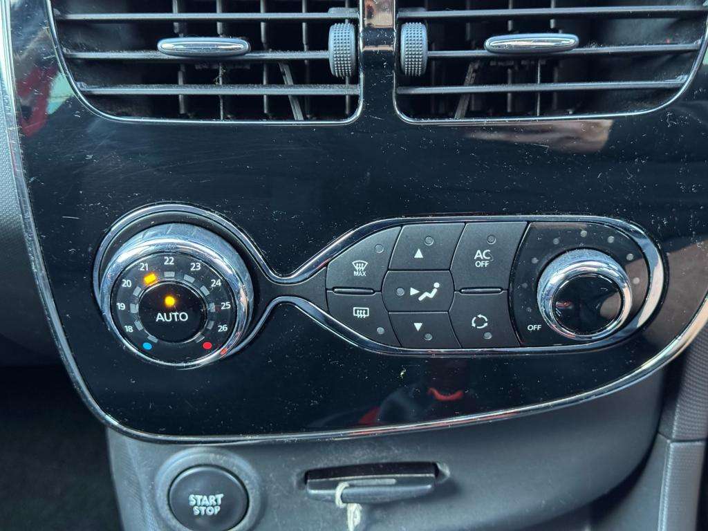 2013 RENAULT CLIO 2013 RENAULT CLIO