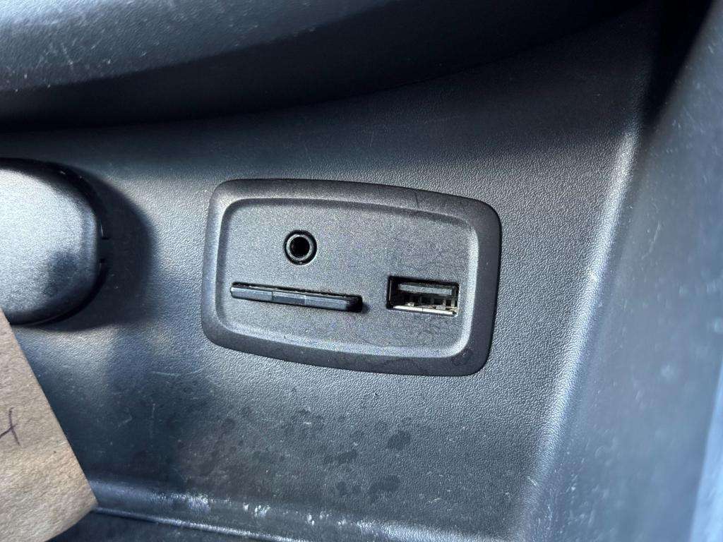 2013 RENAULT CLIO 2013 RENAULT CLIO