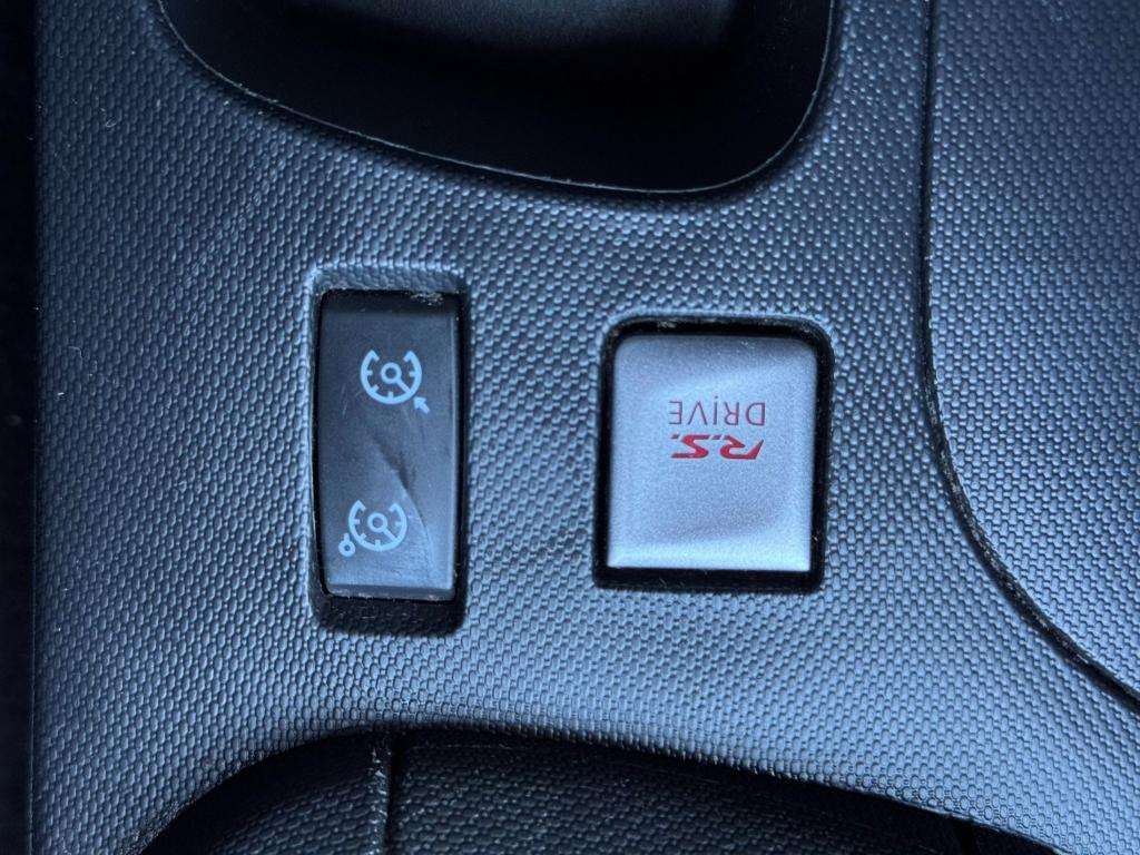 2013 RENAULT CLIO 2013 RENAULT CLIO