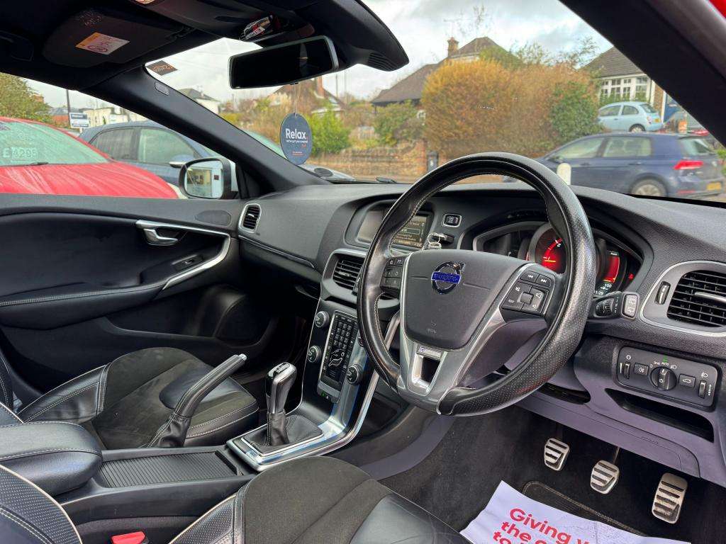 2015 VOLVO V40 2015 VOLVO V40