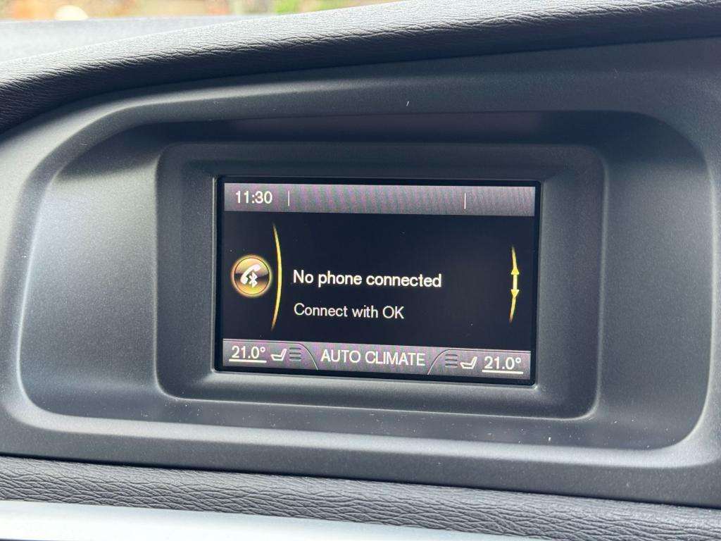 2015 VOLVO V40 2015 VOLVO V40