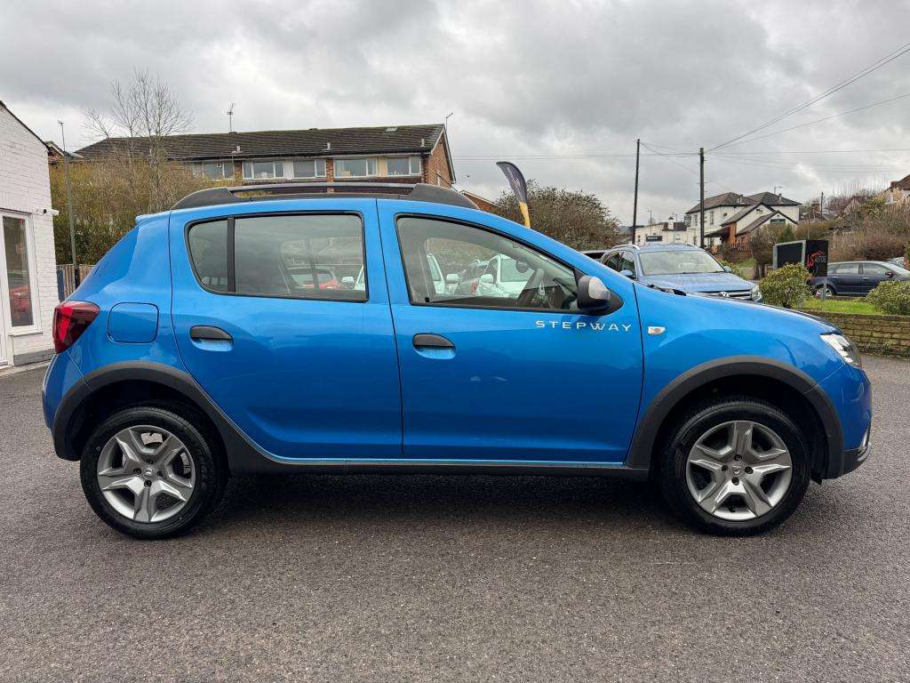 A 2017 DACIA SANDERO STEPWAY 0.9 TCe Ambiance Hatchback 5dr Petrol Manual Euro A 2017 DACIA SANDERO STEPWAY 0.9 TCe Ambiance Hatchback 5dr Petrol Manual Euro