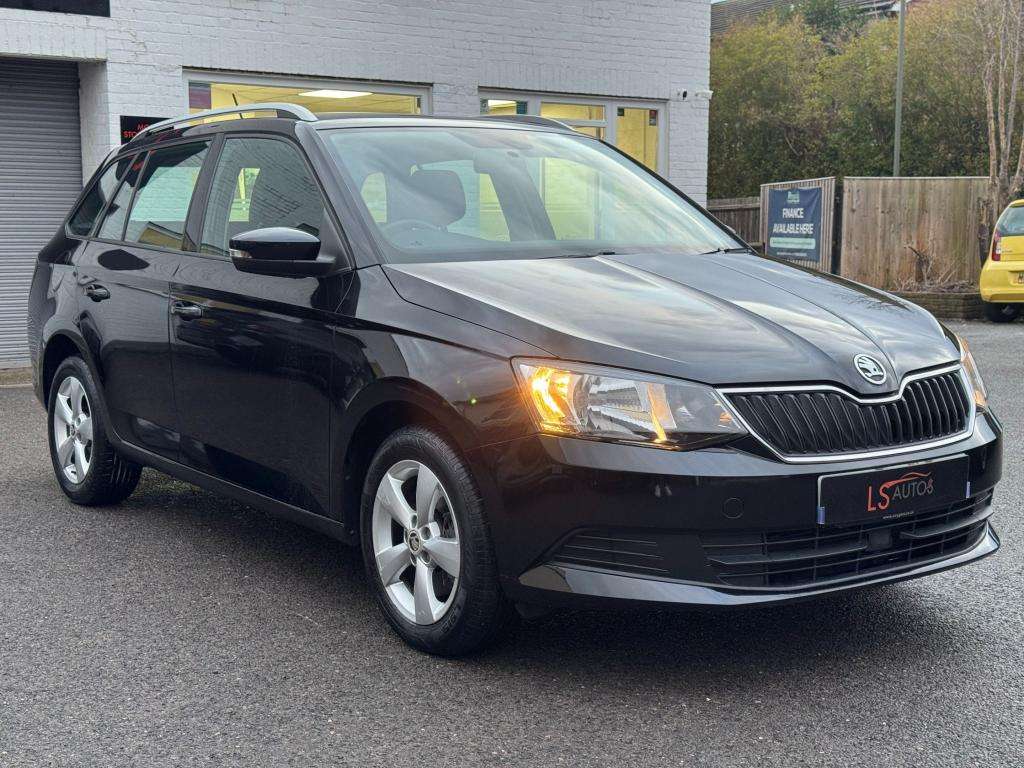 A 2015 SKODA FABIA 1.2 TSI SE Estate 5dr Petrol DSG Euro 6 (s/s) (110 A 2015 SKODA FABIA 1.2 TSI SE Estate 5dr Petrol DSG Euro 6 (s/s) (110