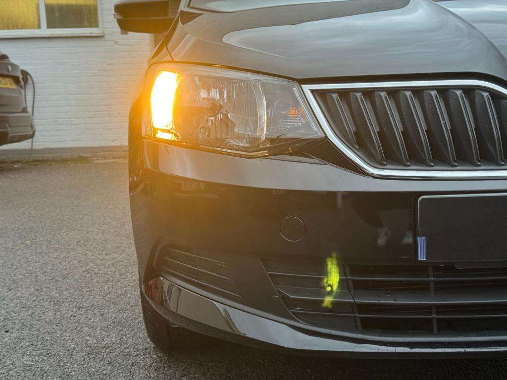 2015 SKODA FABIA 2015 SKODA FABIA