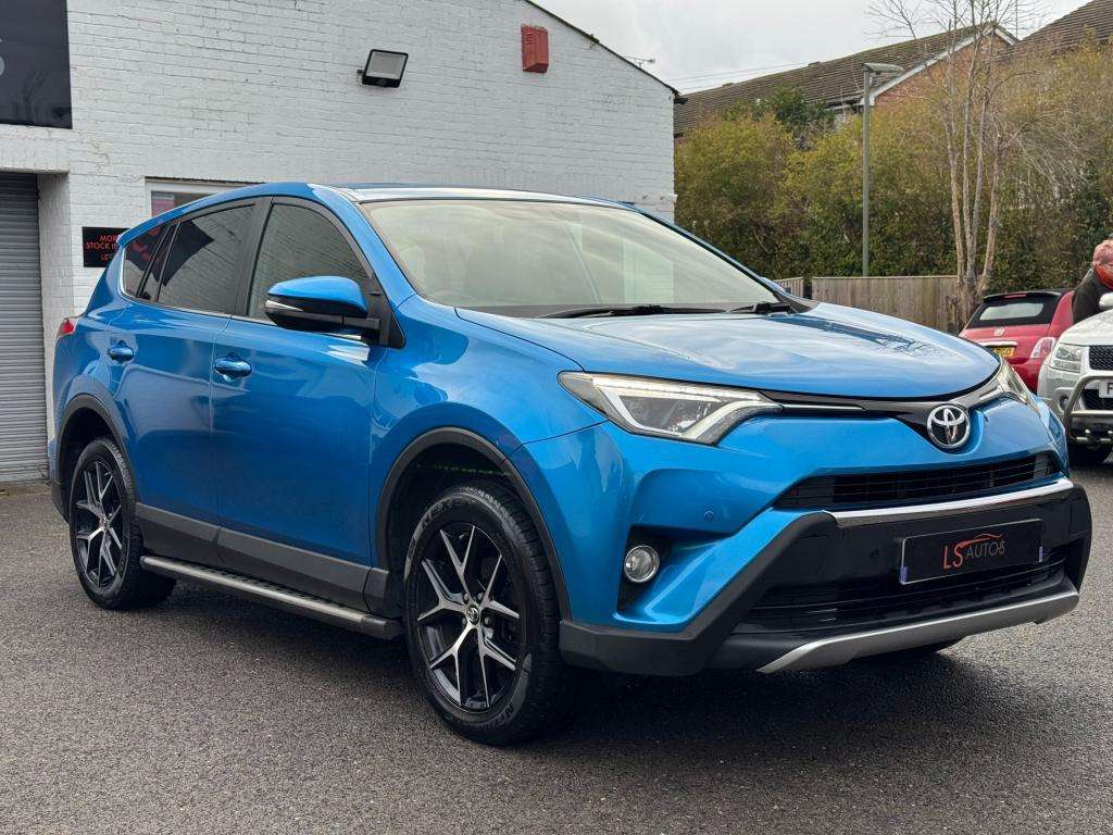 A 2016 TOYOTA RAV4 2.0 D-4D Icon SUV 5dr Diesel Manual Euro 6 (s/s) ( A 2016 TOYOTA RAV4 2.0 D-4D Icon SUV 5dr Diesel Manual Euro 6 (s/s) (