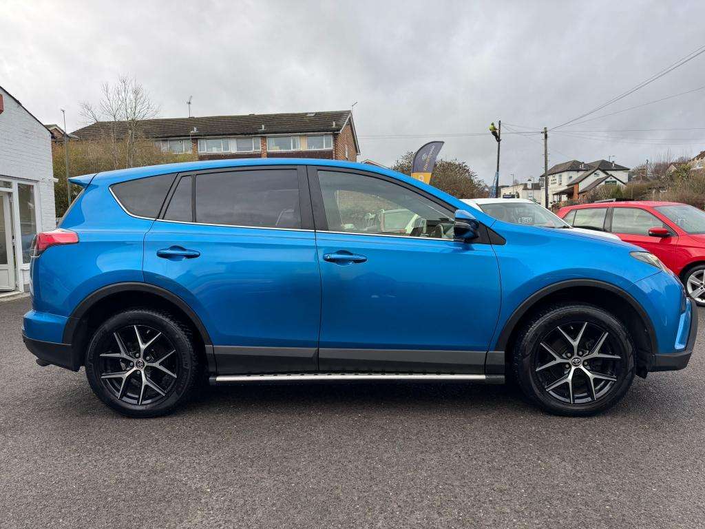 A 2016 TOYOTA RAV4 2.0 D-4D Icon SUV 5dr Diesel Manual Euro 6 (s/s) ( A 2016 TOYOTA RAV4 2.0 D-4D Icon SUV 5dr Diesel Manual Euro 6 (s/s) (