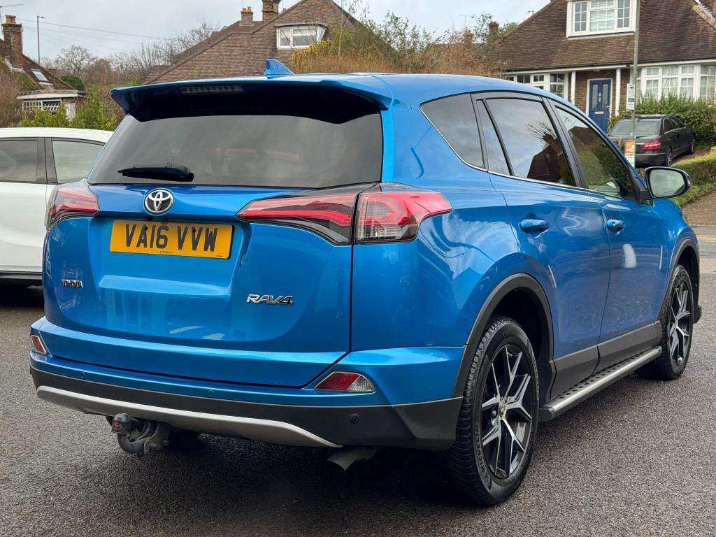 A 2016 TOYOTA RAV4 2.0 D-4D Icon SUV 5dr Diesel Manual Euro 6 (s/s) ( A 2016 TOYOTA RAV4 2.0 D-4D Icon SUV 5dr Diesel Manual Euro 6 (s/s) (