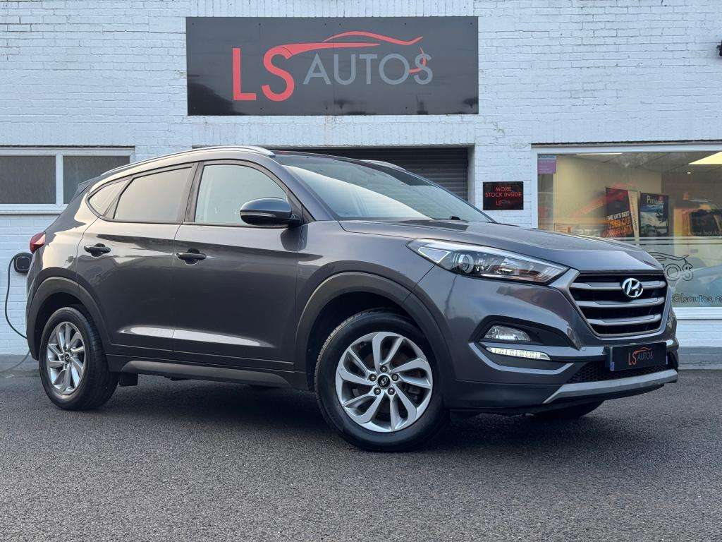 A 2017 HYUNDAI TUCSON 1.7 CRDi Blue Drive SE Nav SUV 5dr Diesel Manual E A 2017 HYUNDAI TUCSON 1.7 CRDi Blue Drive SE Nav SUV 5dr Diesel Manual E