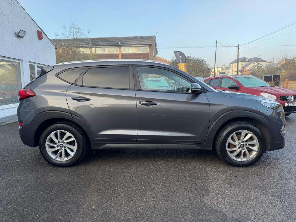 A 2017 HYUNDAI TUCSON 1.7 CRDi Blue Drive SE Nav SUV 5dr Diesel Manual E A 2017 HYUNDAI TUCSON 1.7 CRDi Blue Drive SE Nav SUV 5dr Diesel Manual E