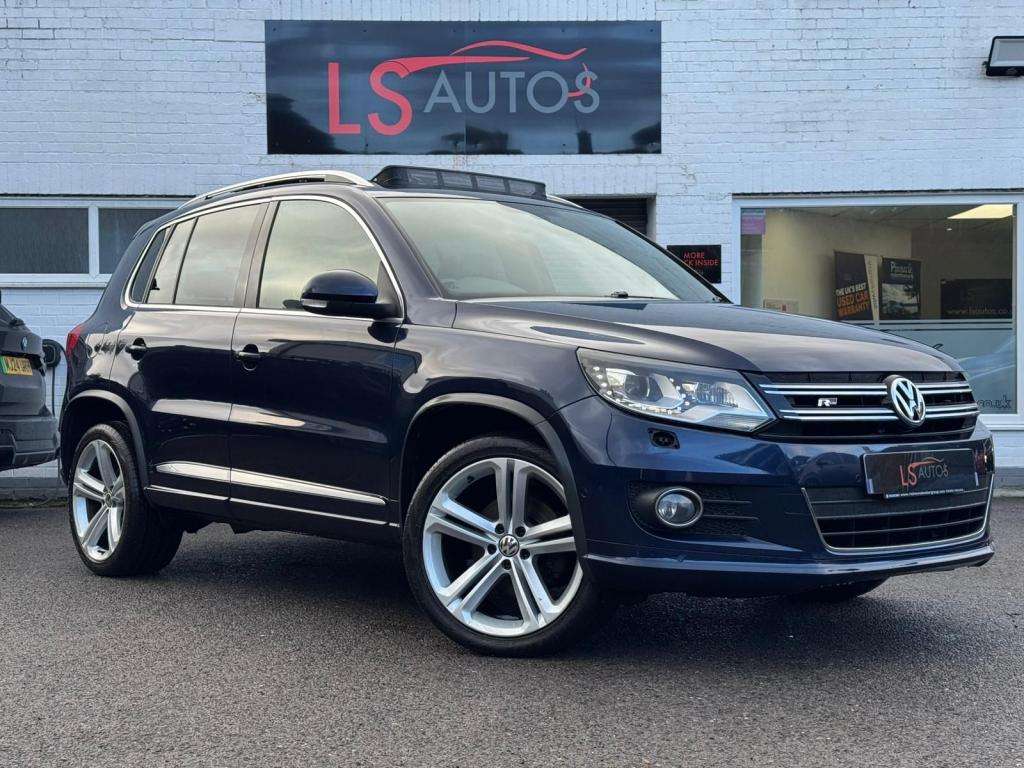 A 2014 VOLKSWAGEN TIGUAN 2.0 TDI BlueMotion Tech R-Line SUV 5dr Diesel DSG A 2014 VOLKSWAGEN TIGUAN 2.0 TDI BlueMotion Tech R-Line SUV 5dr Diesel DSG