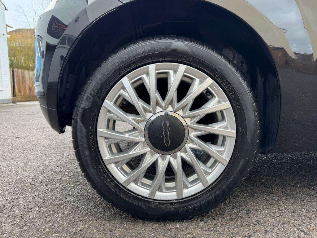 2018 FIAT 500 2018 FIAT 500