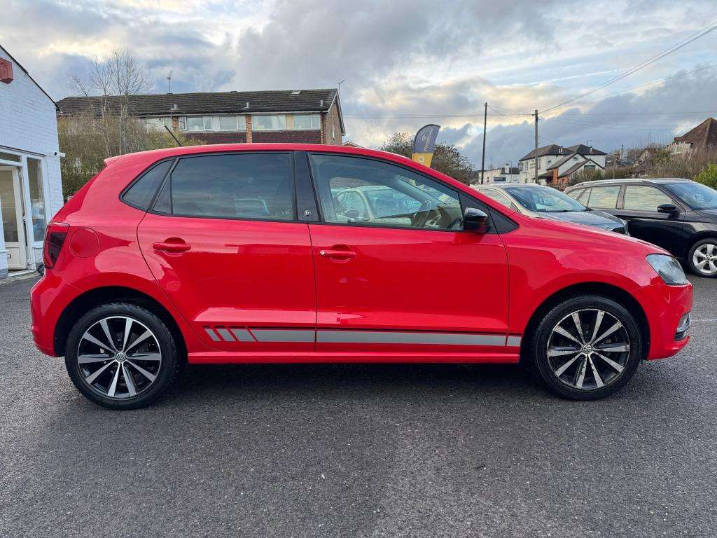 A 2017 VOLKSWAGEN POLO 1.0 BlueMotion Tech beats Hatchback 5dr Petrol Man A 2017 VOLKSWAGEN POLO 1.0 BlueMotion Tech beats Hatchback 5dr Petrol Man