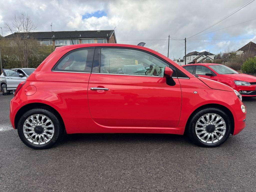 A 2017 FIAT 500 0.9 TwinAir Lounge Hatchback 3dr Petrol Manual Eur A 2017 FIAT 500 0.9 TwinAir Lounge Hatchback 3dr Petrol Manual Eur