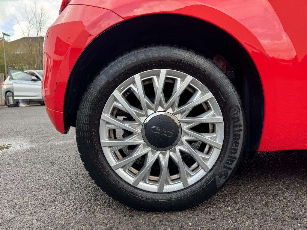 2017 FIAT 500 2017 FIAT 500