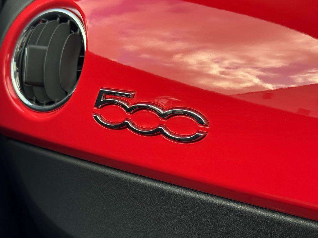 2017 FIAT 500 2017 FIAT 500