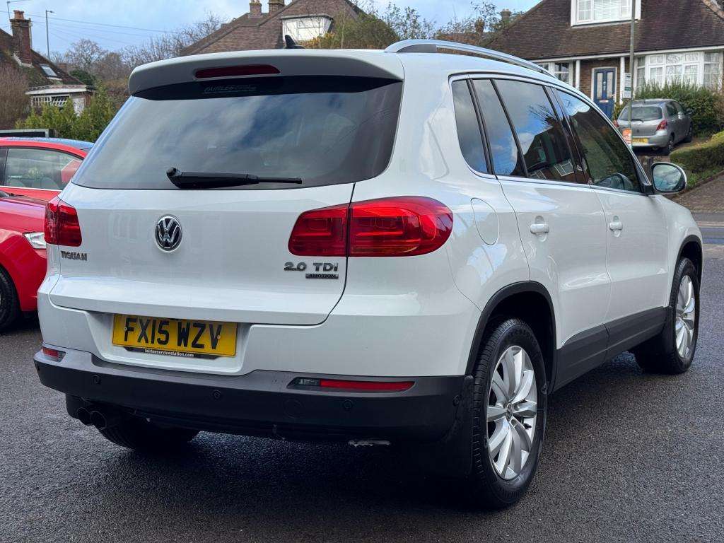 A 2015 VOLKSWAGEN TIGUAN 2.0 TDI BlueMotion Tech Match SUV 5dr Diesel DSG 4 A 2015 VOLKSWAGEN TIGUAN 2.0 TDI BlueMotion Tech Match SUV 5dr Diesel DSG 4