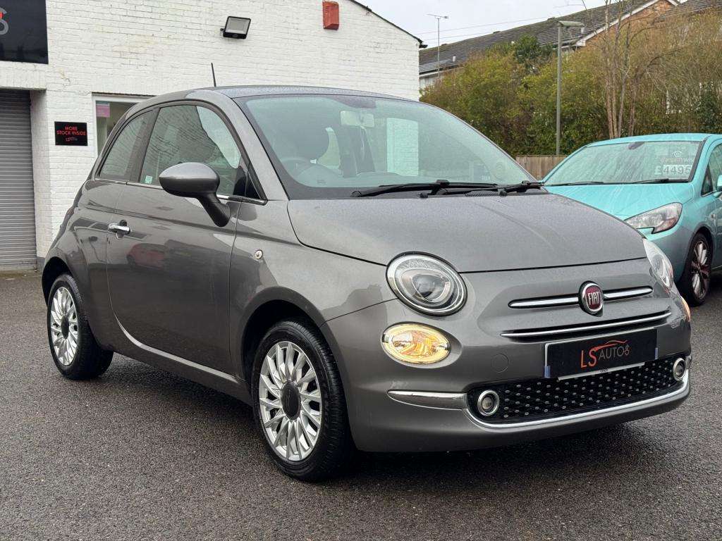 A 2017 FIAT 500 1.2 Lounge Hatchback 3dr Petrol Manual Euro 6 (s/s A 2017 FIAT 500 1.2 Lounge Hatchback 3dr Petrol Manual Euro 6 (s/s