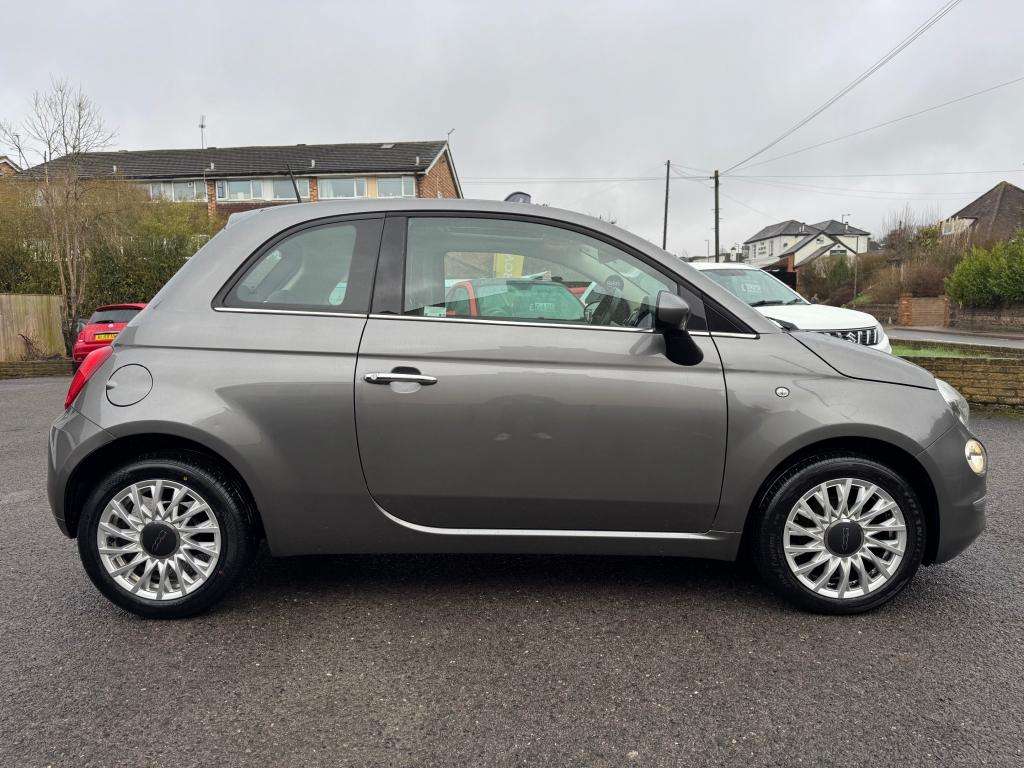 A 2017 FIAT 500 1.2 Lounge Hatchback 3dr Petrol Manual Euro 6 (s/s A 2017 FIAT 500 1.2 Lounge Hatchback 3dr Petrol Manual Euro 6 (s/s
