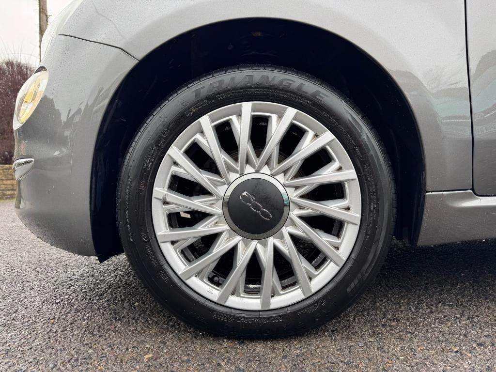 2017 FIAT 500 2017 FIAT 500