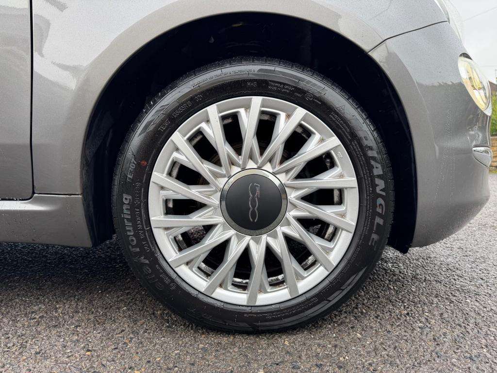 2017 FIAT 500 2017 FIAT 500