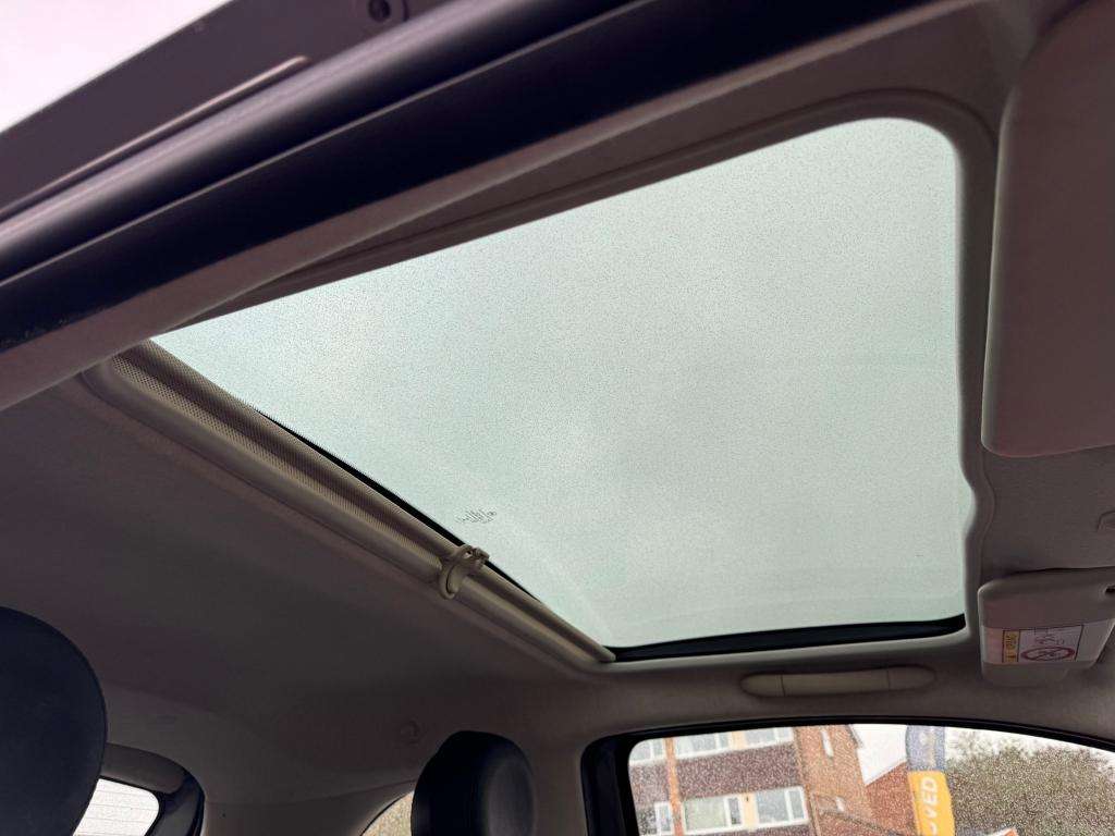 2017 FIAT 500 2017 FIAT 500