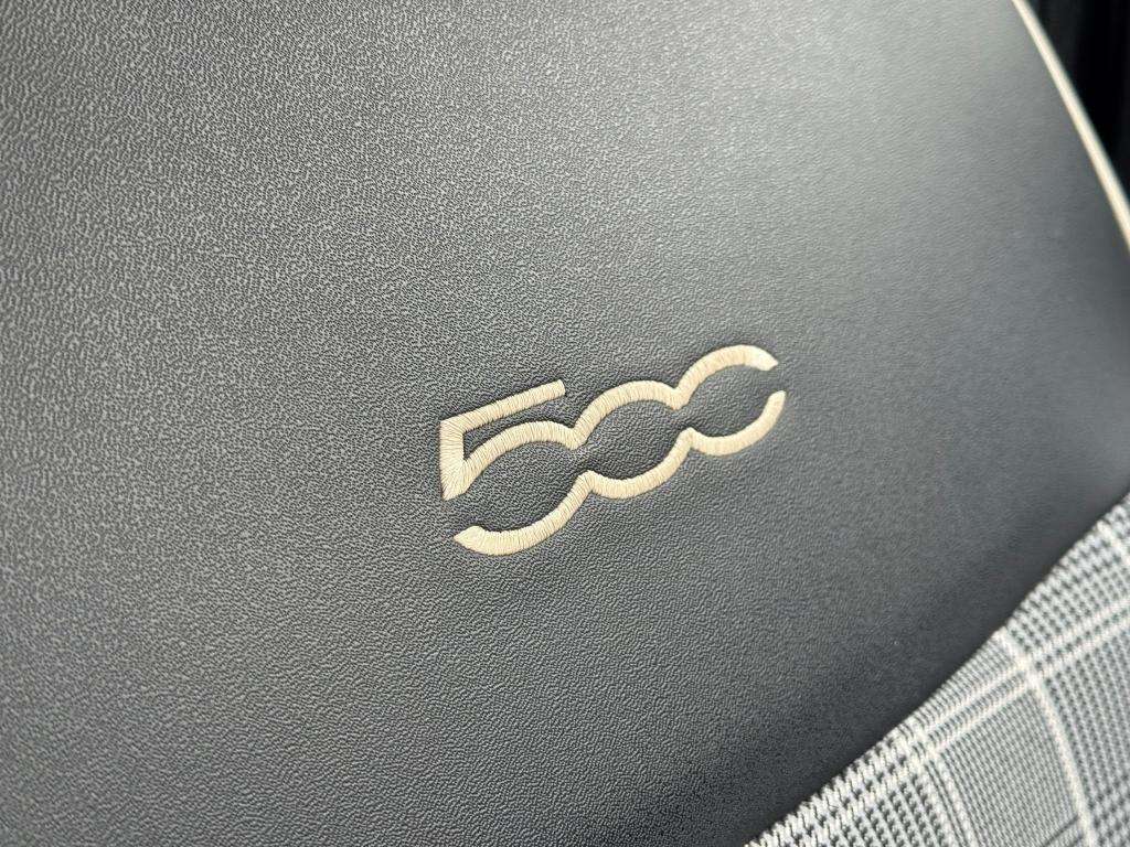 2017 FIAT 500 2017 FIAT 500