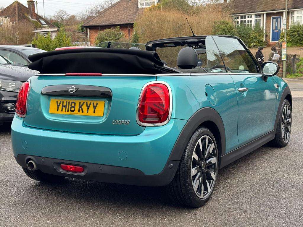 A 2018 MINI CONVERTIBLE 1.5 Cooper Convertible 2dr Petrol Manual Euro 6 (s A 2018 MINI CONVERTIBLE 1.5 Cooper Convertible 2dr Petrol Manual Euro 6 (s