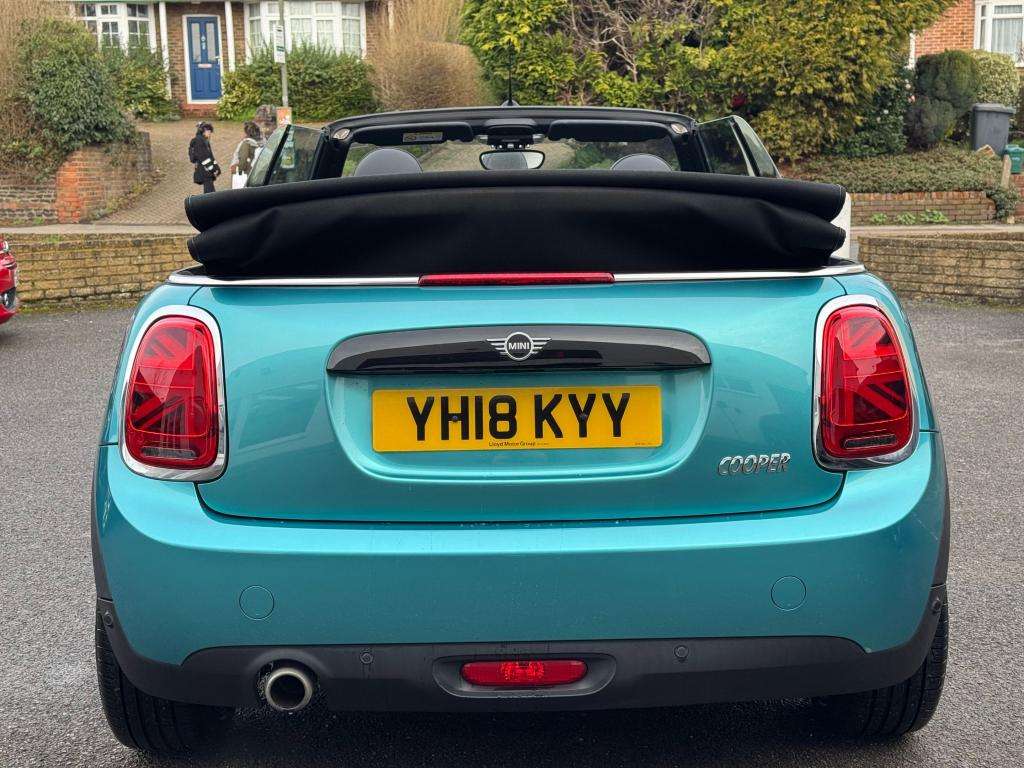 A 2018 MINI CONVERTIBLE 1.5 Cooper Convertible 2dr Petrol Manual Euro 6 (s A 2018 MINI CONVERTIBLE 1.5 Cooper Convertible 2dr Petrol Manual Euro 6 (s