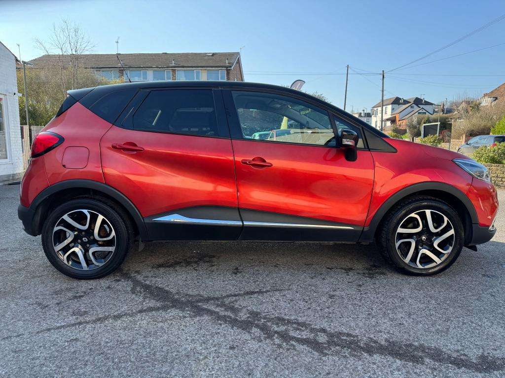 A 2016 RENAULT CAPTUR 1.5 dCi ENERGY Signature Nav SUV 5dr Diesel Manual A 2016 RENAULT CAPTUR 1.5 dCi ENERGY Signature Nav SUV 5dr Diesel Manual
