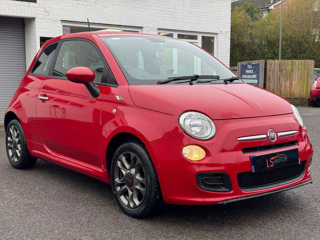 A 2013 FIAT 500 1.2 S Hatchback 3dr Petrol Manual Euro 5 (s/s) (69 A 2013 FIAT 500 1.2 S Hatchback 3dr Petrol Manual Euro 5 (s/s) (69