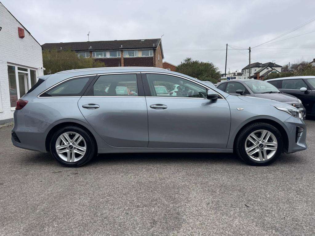 A 2019 KIA CEED 1.0 T-GDi ECO 2 Sportswagon 5dr Petrol Manual Euro A 2019 KIA CEED 1.0 T-GDi ECO 2 Sportswagon 5dr Petrol Manual Euro